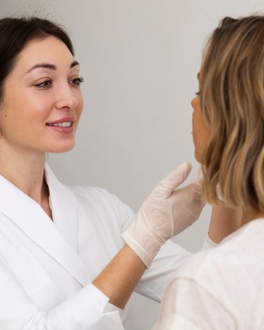 Ce face un dermatolog?