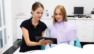 Ce întrebări ar trebui să pui laboratorului înainte de a comanda o lucrare protetică?